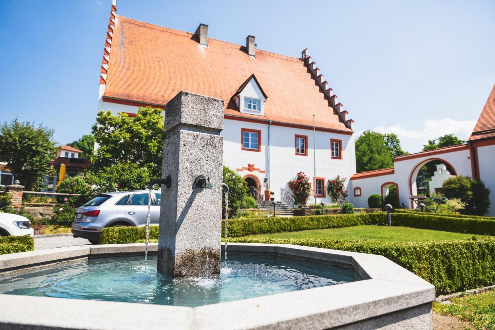 Schlossgasthof Roesch Blaibach ภายนอก รูปภาพ